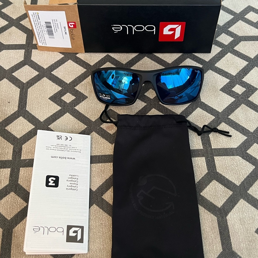 Bolle men’s polarized sunglasses (NEW)